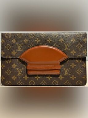 Louis Vuitton Vintage Chaillot Monogram Canvas Clutch Bag.